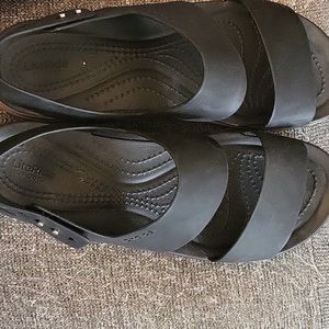 Crocs Brooklyn sandals